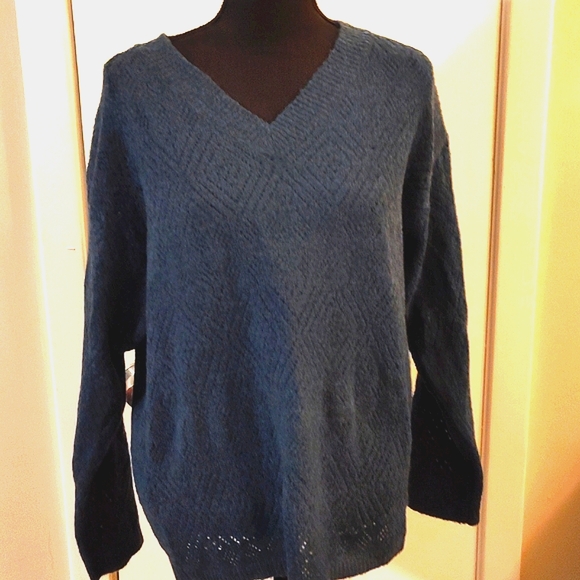 New Super Soft Sweater - Picture 7 of 11